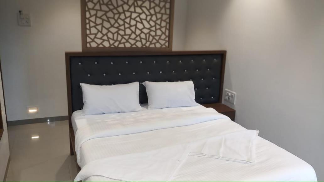 Dukes Plaza Hotel Kalyān 외부 사진